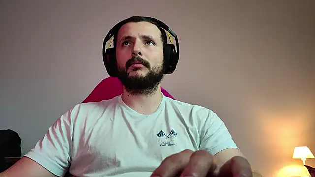 Snapshot of iurytx chatting on 09.08.25 iurytx online show from 09.08.25