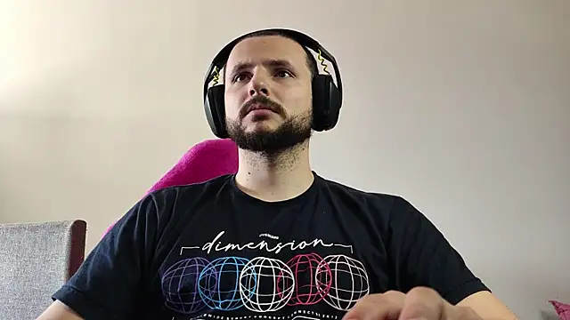 Snapshot of iurytx chatting on 09.26.25 iurytx online show from 09.26.25