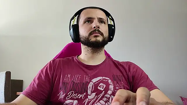 Snapshot of iurytx chatting on 10.02.25 iurytx online show from 10.02.25