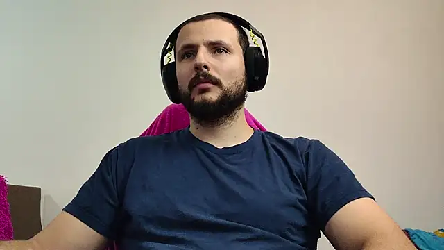 Snapshot of iurytx chatting on 10.14.25 iurytx online show from 10.14.25