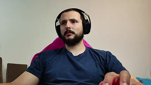 Snapshot of iurytx chatting on 10.16.25 iurytx online show from 10.16.25