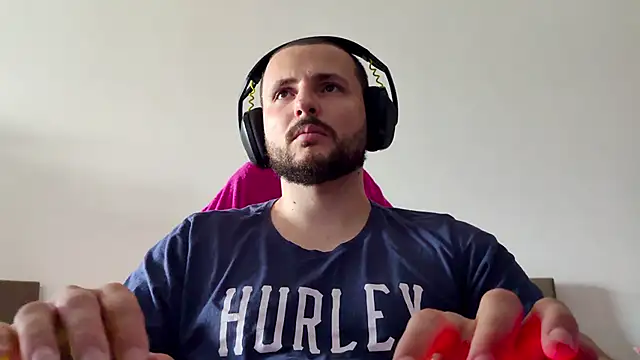 Snapshot of iurytx chatting on 11.13.25 iurytx online show from 11.13.25