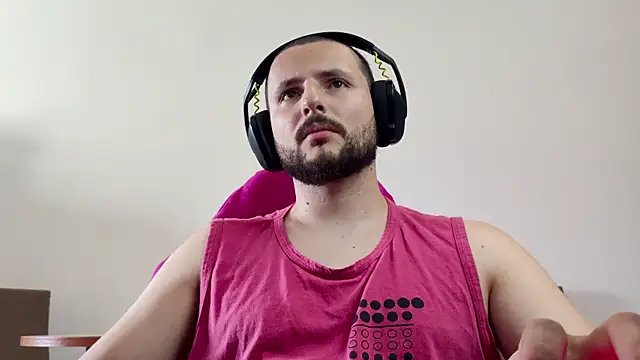 Snapshot of iurytx chatting on 11.15.25 iurytx online show from 11.15.25