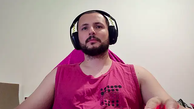 Snapshot of iurytx chatting on 11.30.25 iurytx online show from 11.30.25