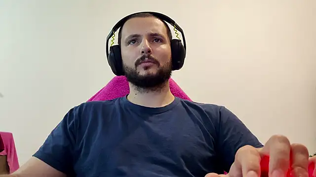 Snapshot of iurytx chatting on 12.01.25 iurytx online show from 12.01.25