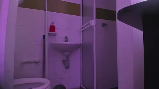 Snapshot of izaro22 chatting on 11.27.25 izaro22 online show from 11.27.25