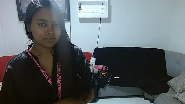 Snapshot of Chiara_petterson chatting on 02.13.25 Chiara petterson online show from 02.13.25