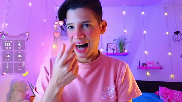 Ariel Femboy  online show from 10.09.25