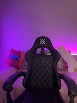 Snapshot of Your_insomniya chatting on 10.03.25 Your insomniya online show from 10.03.25