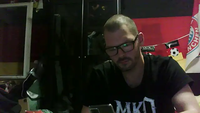 Snapshot of Die-geile-Sau chatting on 09.19.25 Die-geile-Sau online show from 09.19.25