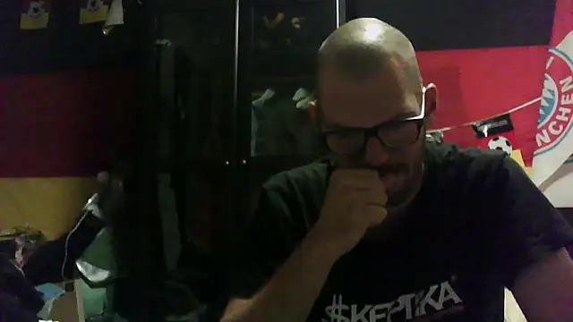 Snapshot of Die-geile-Sau chatting on 09.23.25 Die-geile-Sau online show from 09.23.25