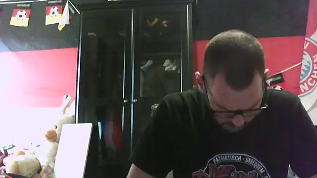 Snapshot of Die-geile-Sau chatting on 10.16.25 Die-geile-Sau online show from 10.16.25