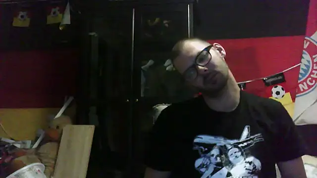 Snapshot of Die-geile-Sau chatting on 11.02.25 Die-geile-Sau online show from 11.02.25