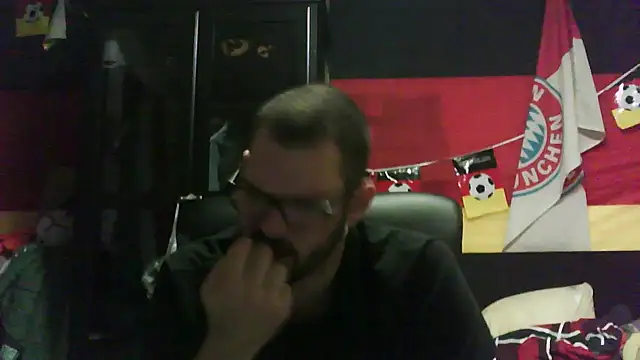 Snapshot of Die-geile-Sau chatting on 11.12.25 Die-geile-Sau online show from 11.12.25