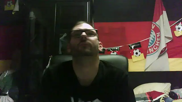 Snapshot of Die-geile-Sau chatting on 11.18.25 Die-geile-Sau online show from 11.18.25