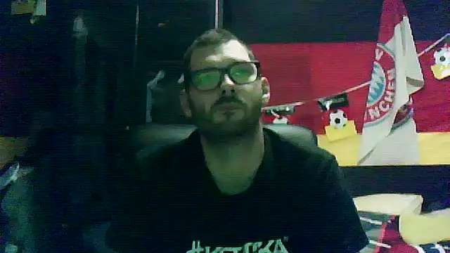 Snapshot of Die-geile-Sau chatting on 11.21.25 Die-geile-Sau online show from 11.21.25