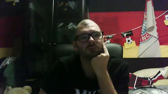 Snapshot of Die-geile-Sau chatting on 11.27.25 Die-geile-Sau online show from 11.27.25