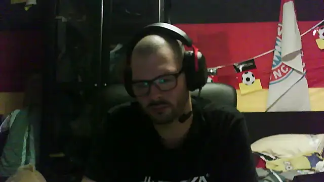 Snapshot of Die-geile-Sau chatting on 11.29.25 Die-geile-Sau online show from 11.29.25