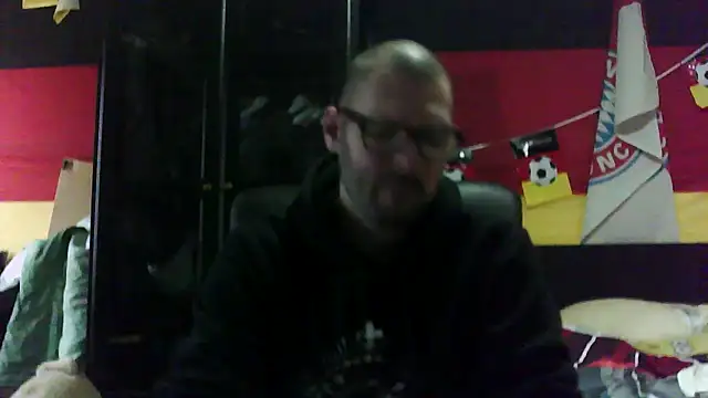 Snapshot of Die-geile-Sau chatting on 11.30.25 Die-geile-Sau online show from 11.30.25