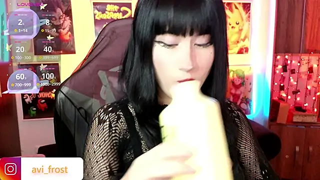 Snapshot of avi_frost chatting on 01.25.25 avi frost online show from 01.25.25