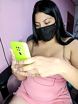 Snapshot of kanyat_ chatting on 09.22.25 kanyat online show from 09.22.25