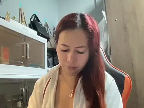 Snapshot of UrLove_Marga chatting on 12.18.25 UrLove Marga online show from 12.18.25