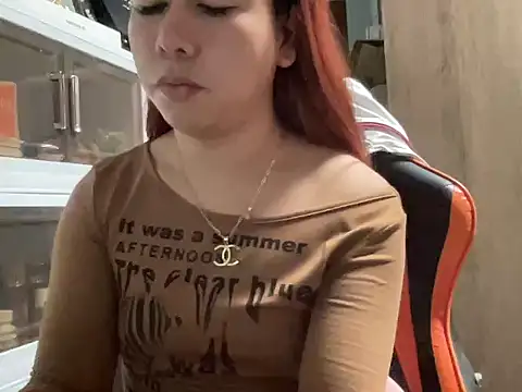 Snapshot of UrLove_Marga chatting on 12.21.25 UrLove Marga online show from 12.21.25