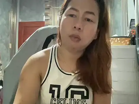 Snapshot of UrLove_Marga chatting on 04.28.26 UrLove Marga online show from 04.28.26