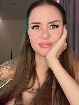 Snapshot of Alina_Vibe_Me chatting on 04.10.26 Alina Vibe Me online show from 04.10.26