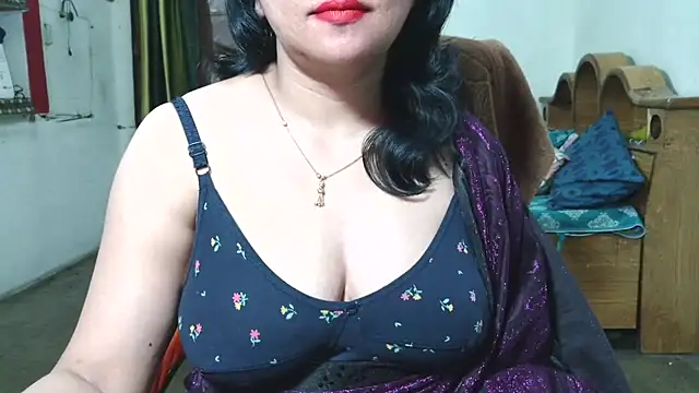 Snapshot of Cute_Mahi22 chatting on 11.01.25 Cute Mahi22 online show from 11.01.25