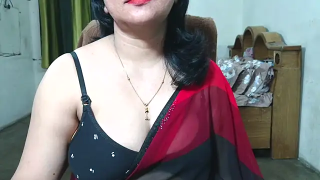 Snapshot of Cute_Mahi22 chatting on 11.07.25 Cute Mahi22 online show from 11.07.25