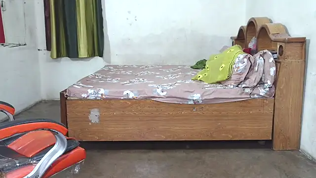 Snapshot of Cute_Mahi22 chatting on 11.09.25 Cute Mahi22 online show from 11.09.25