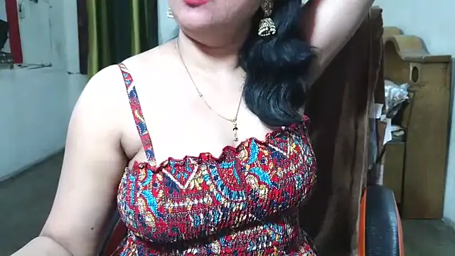 Snapshot of Cute_Mahi22 chatting on 11.18.25 Cute Mahi22 online show from 11.18.25