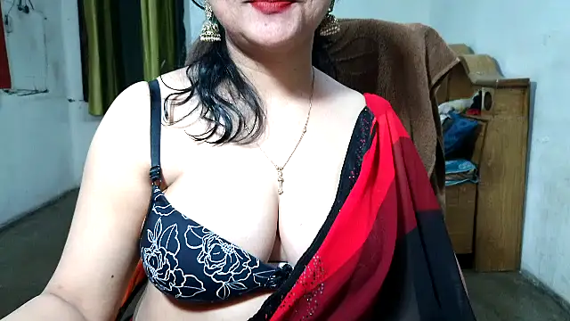 Snapshot of Cute_Mahi22 chatting on 11.21.25 Cute Mahi22 online show from 11.21.25