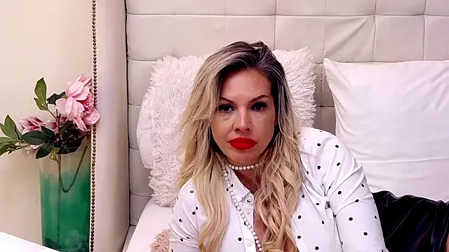 Snapshot of SashaAllford chatting on 01.15.25 SashaAllford online show from 01.15.25