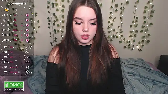 Snapshot of aliice_cutie chatting on 01.24.25 aliice cutie online show from 01.24.25