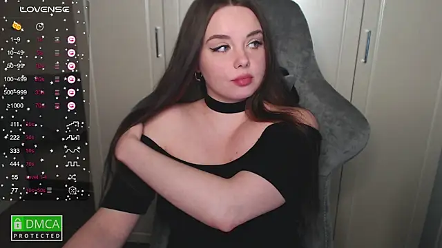 Snapshot of aliice_cutie chatting on 02.02.25 aliice cutie online show from 02.02.25