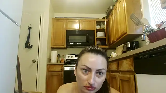 DiamondMonroeXo online show from 10.17.25