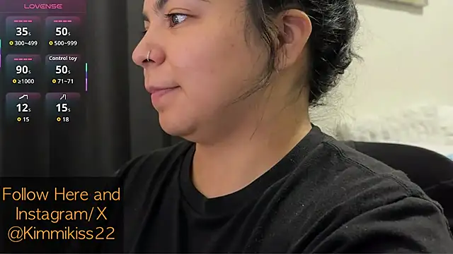 Snapshot of kimmiakiss22 chatting on 10.27.25 kimmiakiss22 online show from 10.27.25