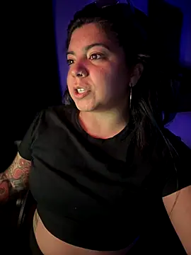 Snapshot of kimmiakiss22 chatting on 11.14.25 kimmiakiss22 online show from 11.14.25