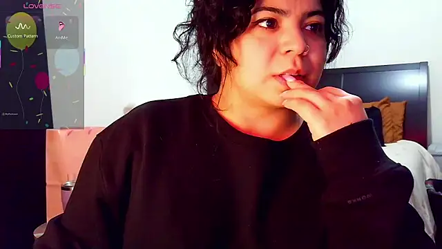 Snapshot of kimmiakiss22 chatting on 11.17.25 kimmiakiss22 online show from 11.17.25