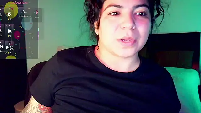 Snapshot of kimmiakiss22 chatting on 11.17.25 kimmiakiss22 online show from 11.17.25