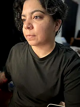 Snapshot of kimmiakiss22 chatting on 11.18.25 kimmiakiss22 online show from 11.18.25