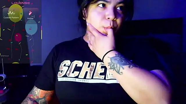 Snapshot of kimmiakiss22 chatting on 11.29.25 kimmiakiss22 online show from 11.29.25