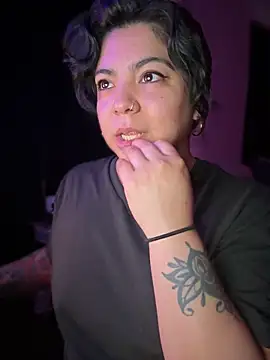 Snapshot of kimmiakiss22 chatting on 11.30.25 kimmiakiss22 online show from 11.30.25