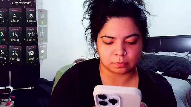 Snapshot of kimmiakiss22 chatting on 12.02.25 kimmiakiss22 online show from 12.02.25