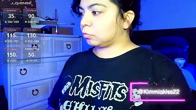Snapshot of kimmiakiss22 chatting on 12.15.25 kimmiakiss22 online show from 12.15.25
