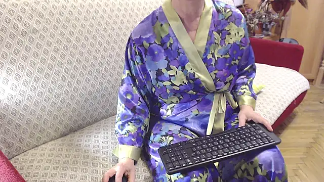 Snapshot of zarinafonliberman chatting on 11.08.25 zarinafonliberman online show from 11.08.25