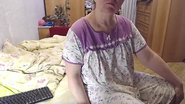 Snapshot of zarinafonliberman chatting on 11.14.25 zarinafonliberman online show from 11.14.25