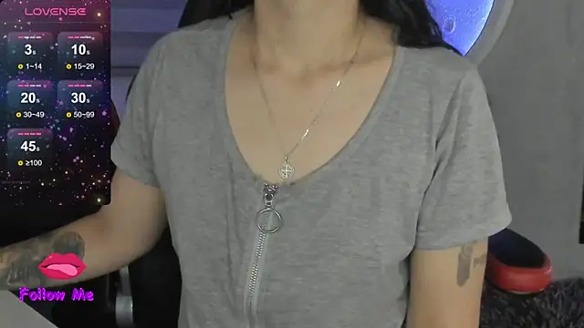 Snapshot of natasha_logan_ chatting on 01.12.26 natasha logan online show from 01.12.26